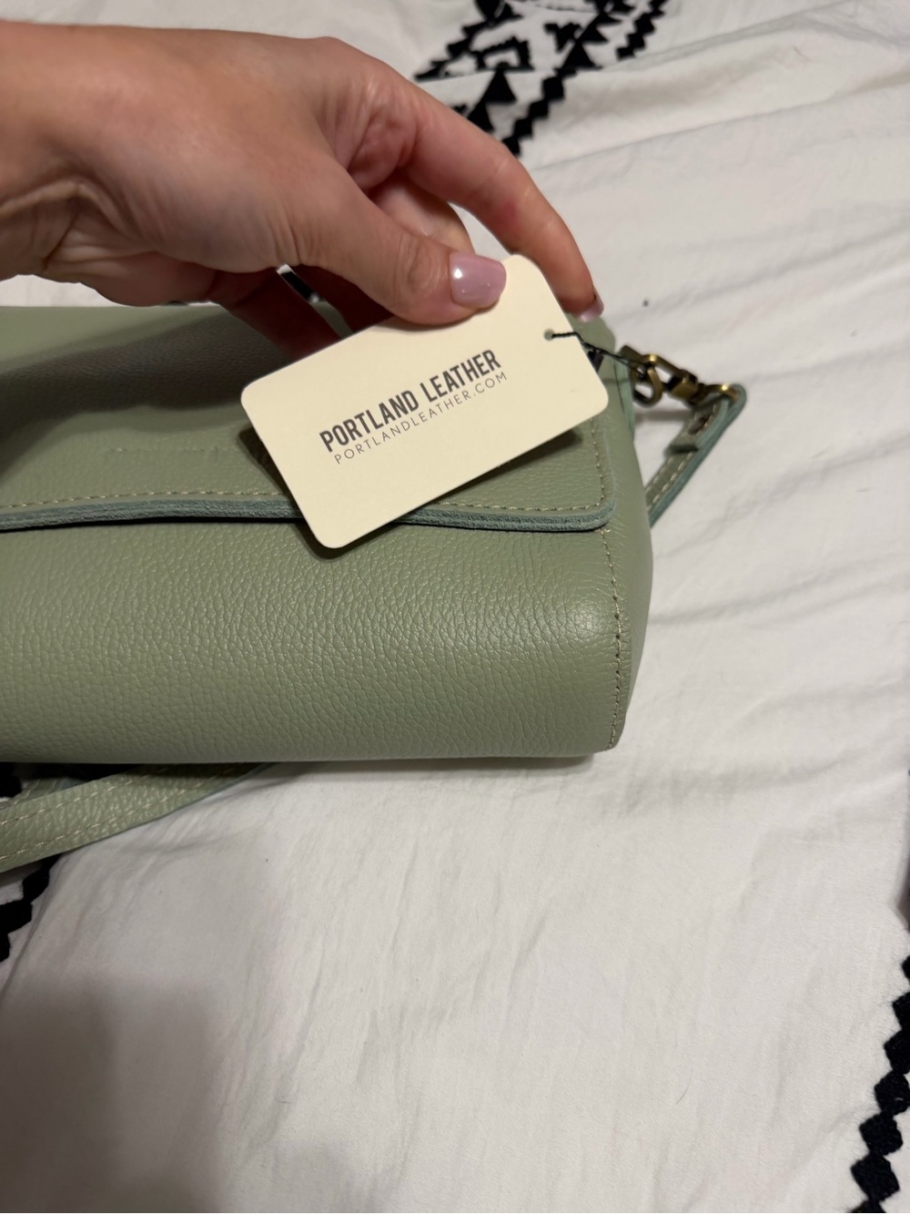 Portland Leather Metro Crossbody Pistachio Green Pebbled Leather Bag NWT - Picture 5 of 7